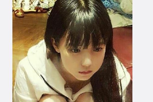 肉脸公举陈依伊事件是什么 被爆出和男友的亲密举动