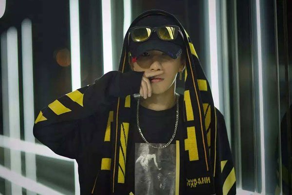 g张思源个人资料是什么 和华晨宇一样是富二代