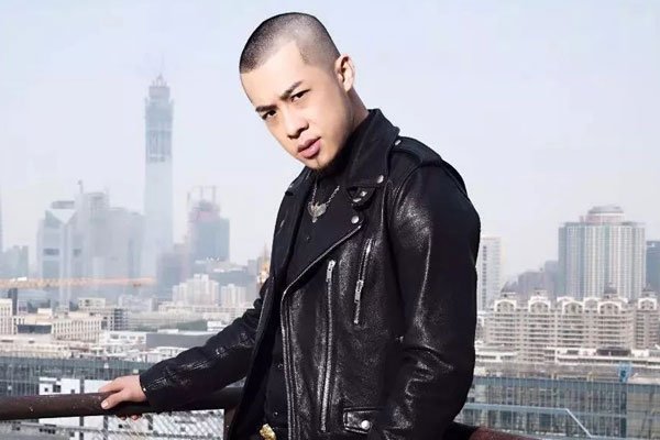 王轩大壮唱的我们不一样好听吗 是这首歌的经典