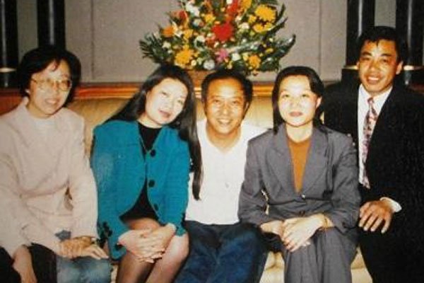 牛群当县长为何当不下去啦和前妻刘肃离婚的原因是什么