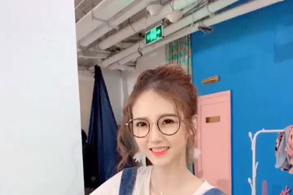 �ݡӣ�ҵĸ������� �������¼��Ǳ�����