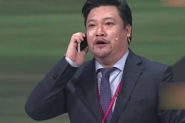 贾冰的个人资料是什么靠着女人一直红火到现在2