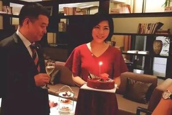 �˻�Ϊʲô���Ͼ���̫�� ���յƹ����¼����ƺƴ�