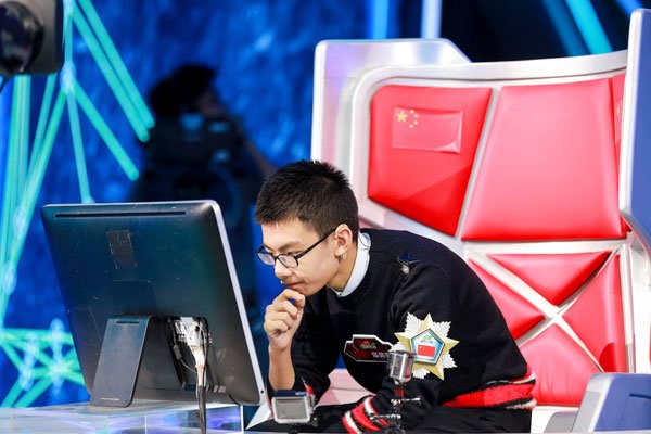 ��Ӣ���������� ���������ж�ߣ��п��ɼ������