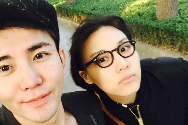 �����۸���������ʵ���� ����Ϊ��ƨ������Ϊ����