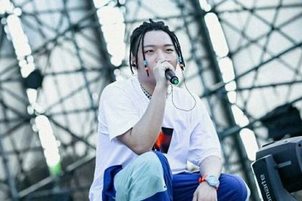 陆政廷lil.jet女友是何小疼吗 不要乱点鸳鸯谱喽