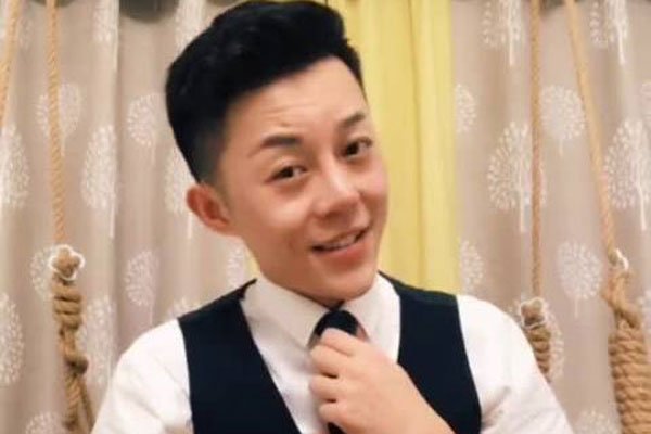 抖音张少爷是做什么的 现实生活中有自己的工作